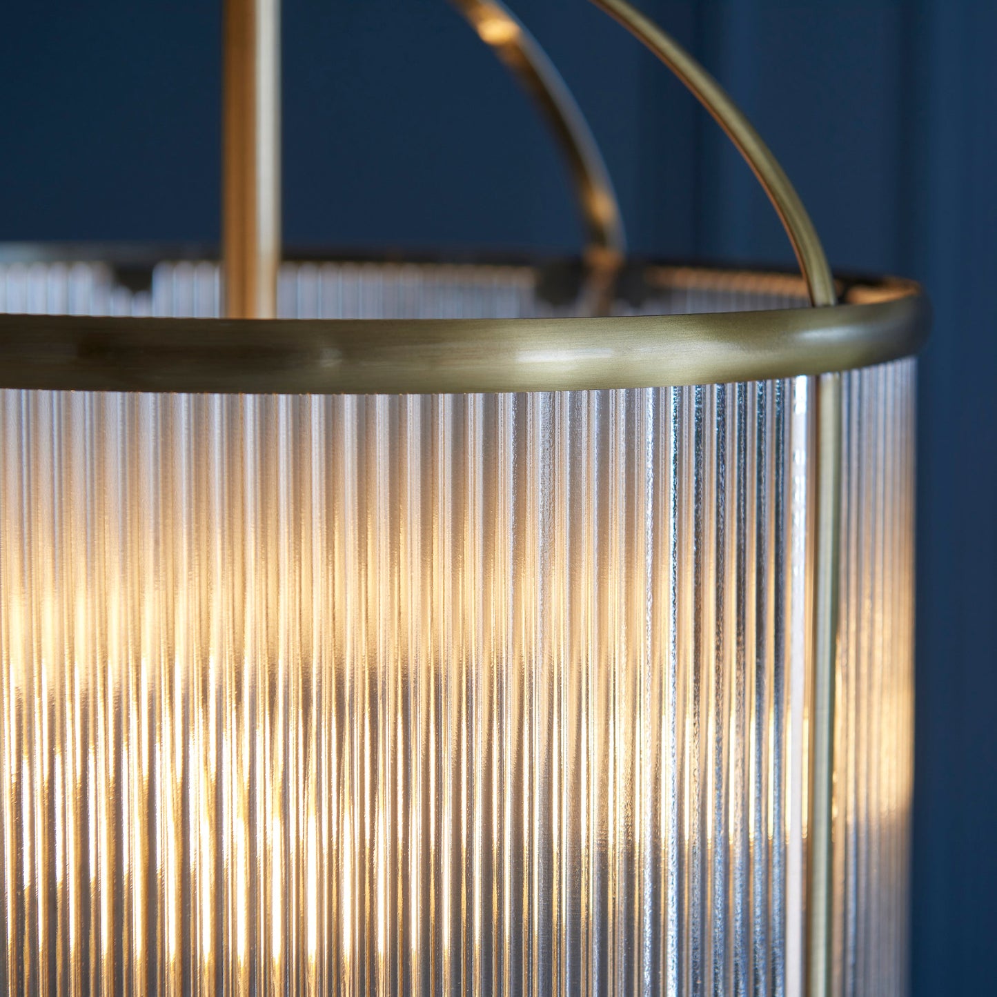 Rebel | Glazen Striated Hanglamp en Antiek Messing