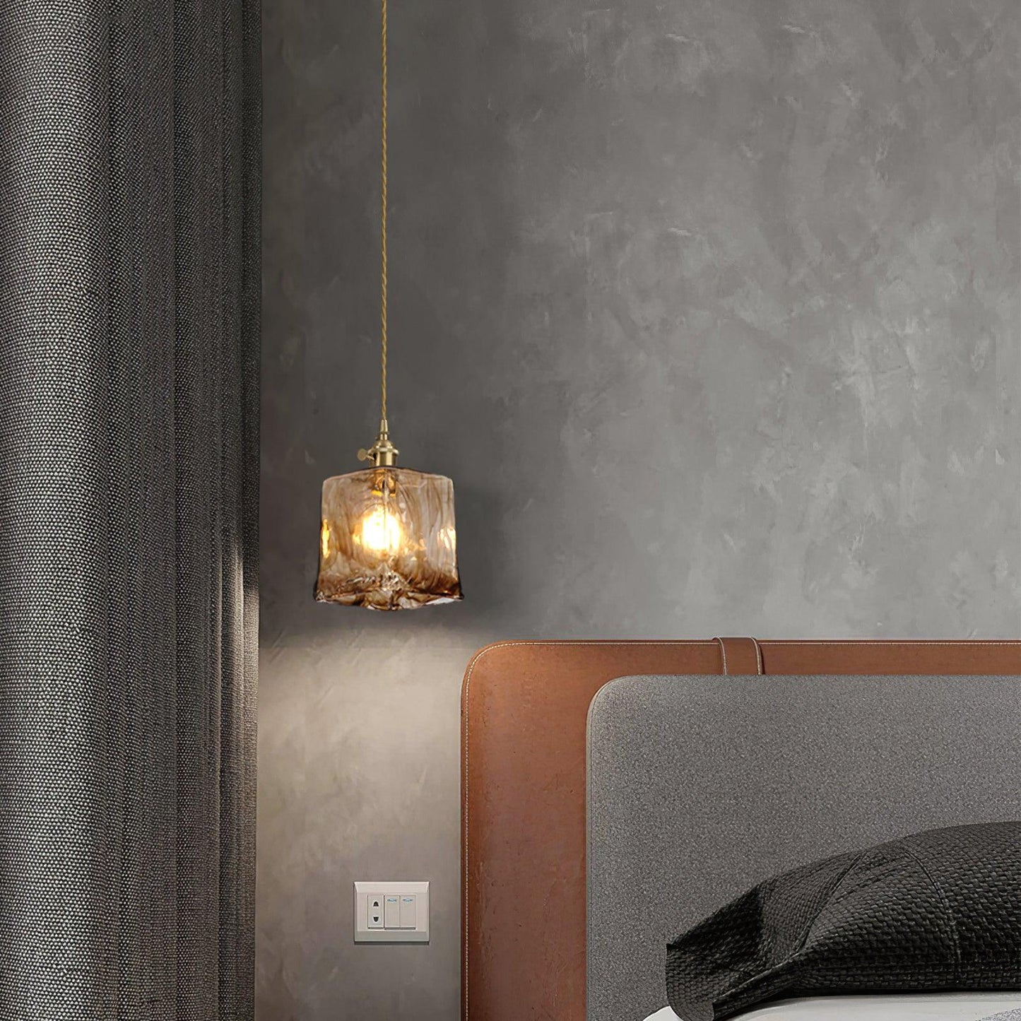 AmberHaven – Suspension Vintage en Verre Brun