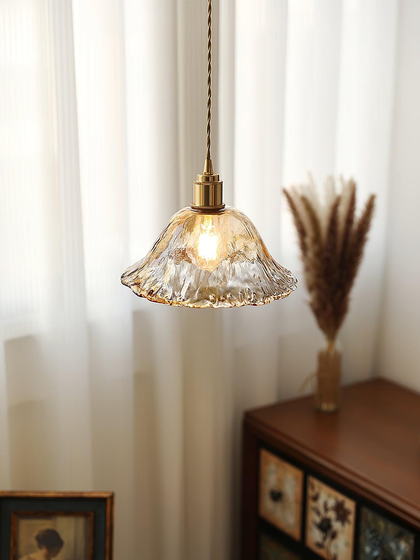 AmberHaven – Suspension Vintage en Verre Brun