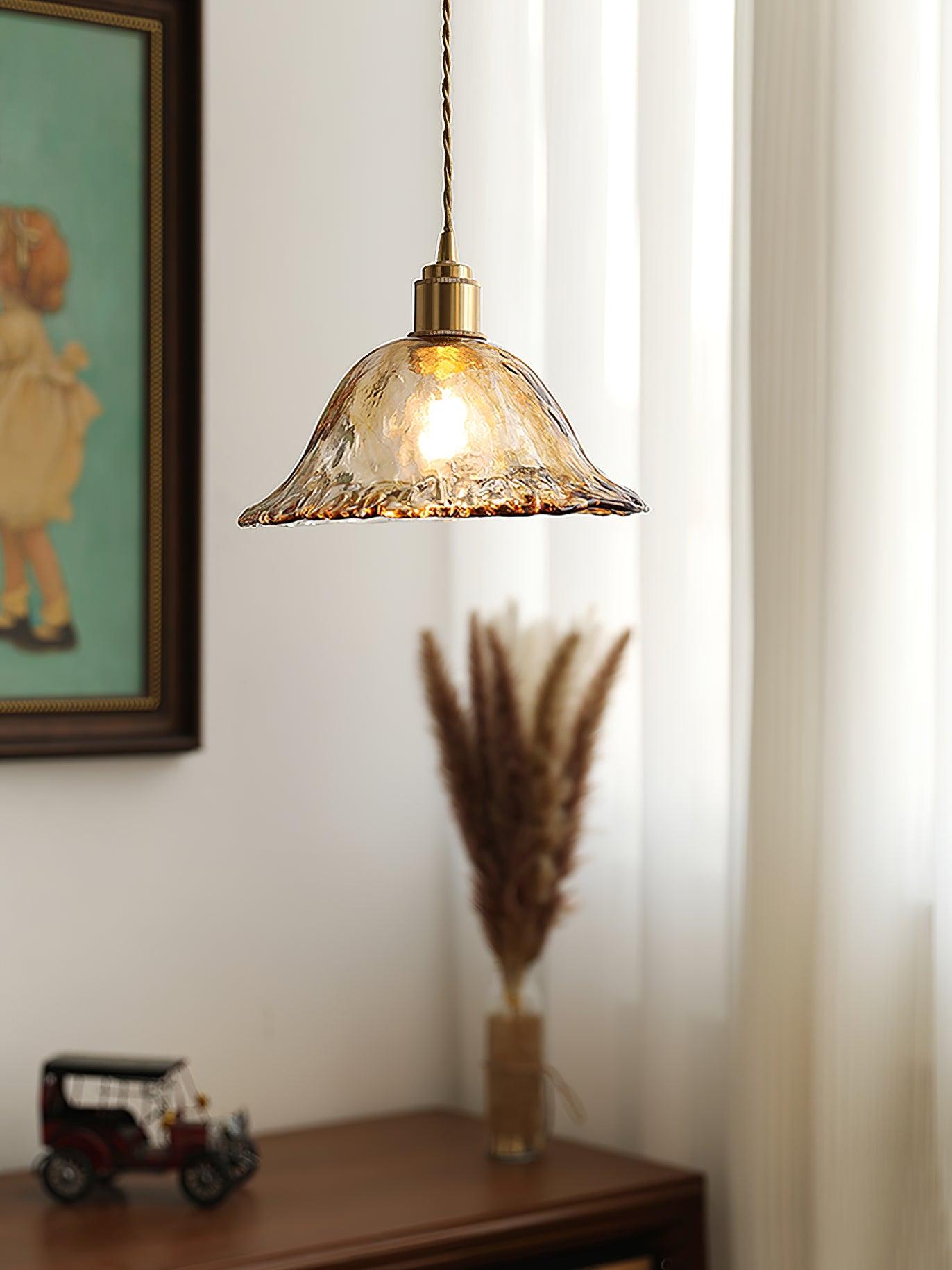 AmberHaven – Suspension Vintage en Verre Brun